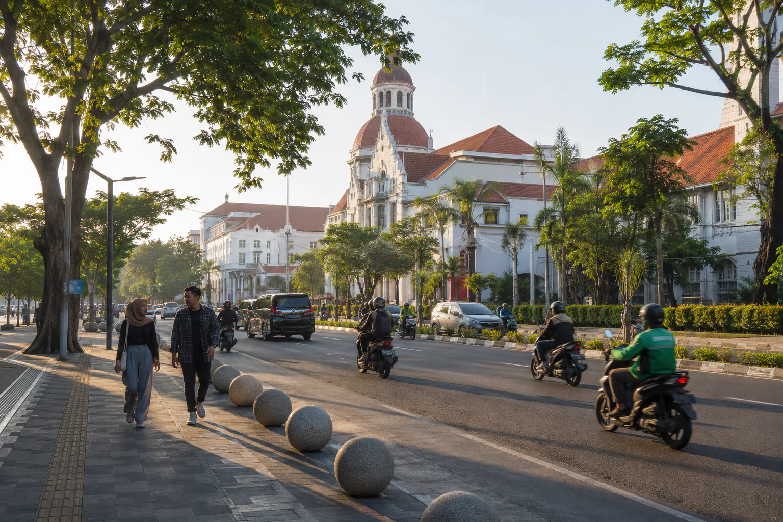 Everyday street scene in Surabaya.